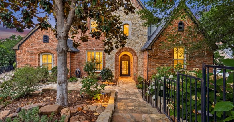 Lakefront Luxury Home for Sale in Highland Village TX |